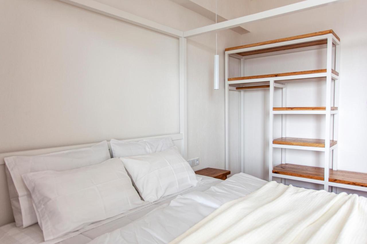 Alex & Sofi Hotel Himare Bagian luar foto