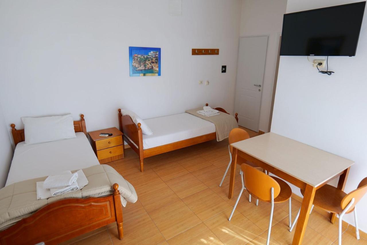 Alex & Sofi Hotel Himare Bagian luar foto