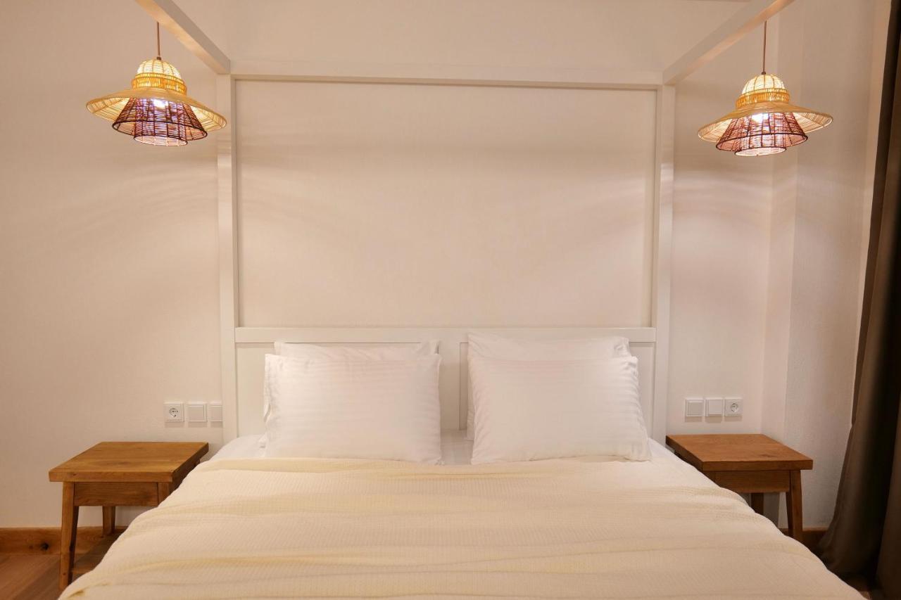 Alex & Sofi Hotel Himare Bagian luar foto