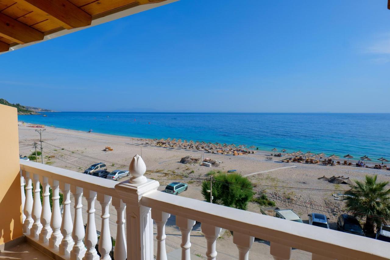 Alex & Sofi Hotel Himare Bagian luar foto