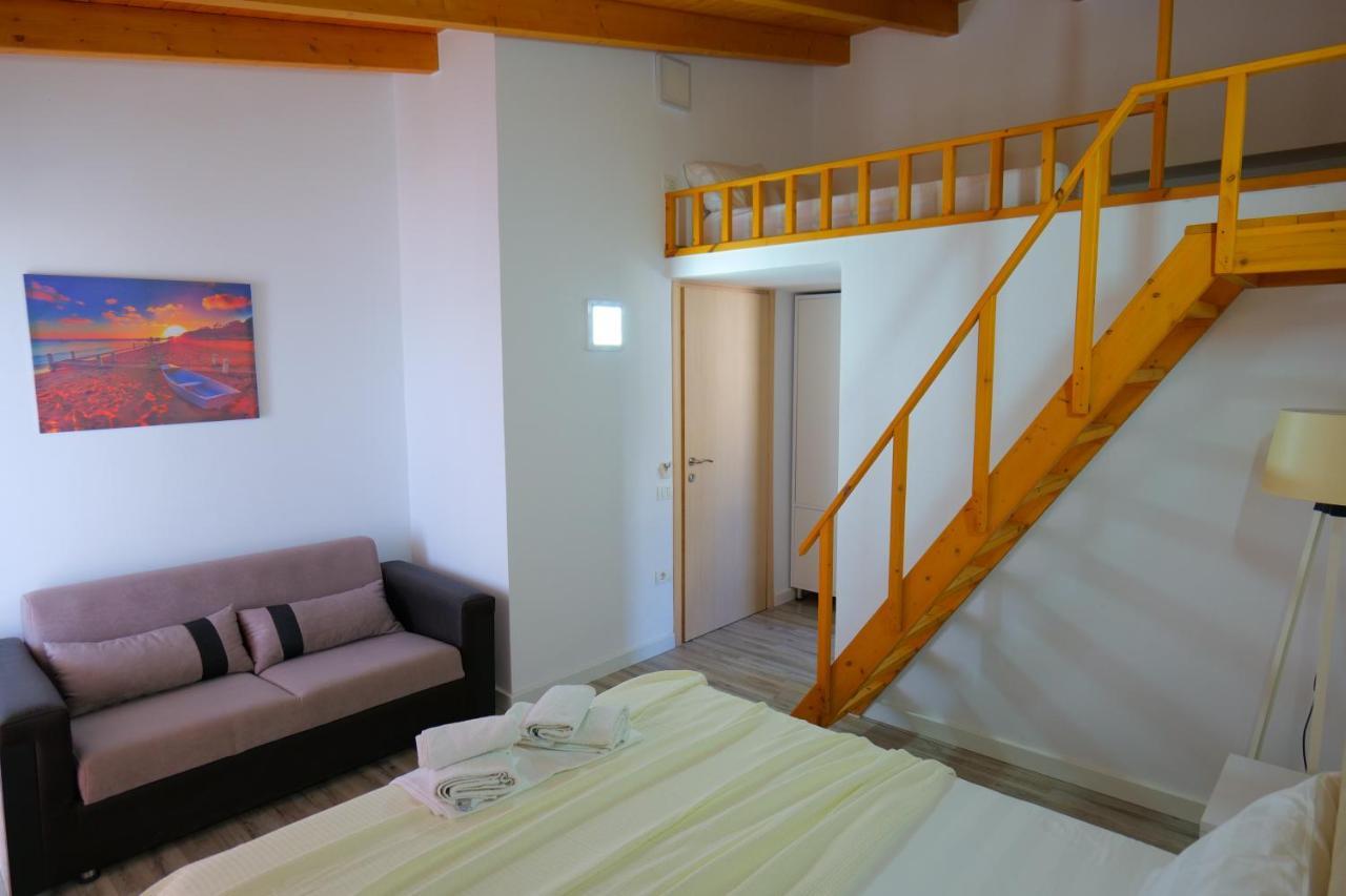 Alex & Sofi Hotel Himare Bagian luar foto