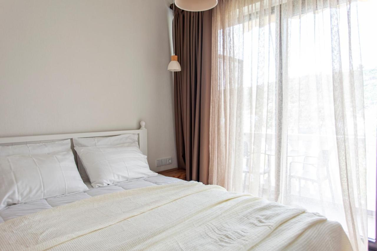 Alex & Sofi Hotel Himare Bagian luar foto