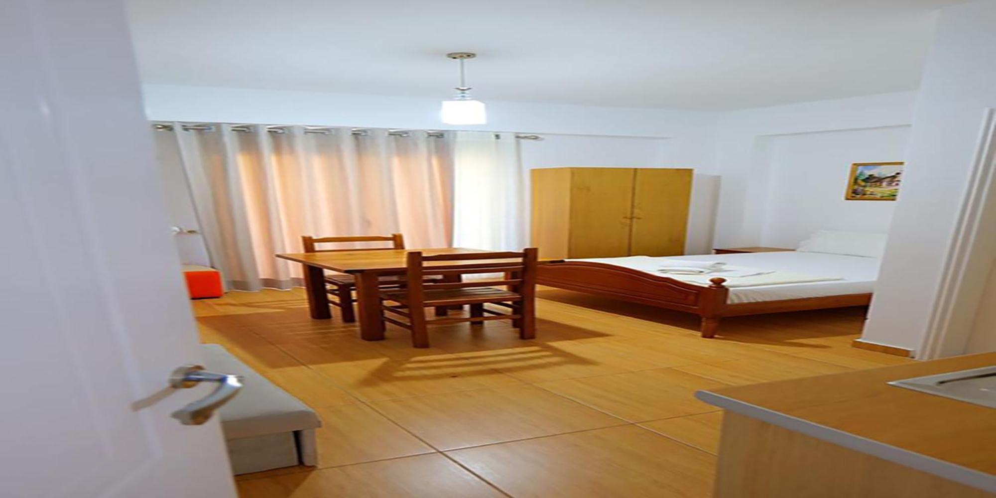 Alex & Sofi Hotel Himare Bagian luar foto